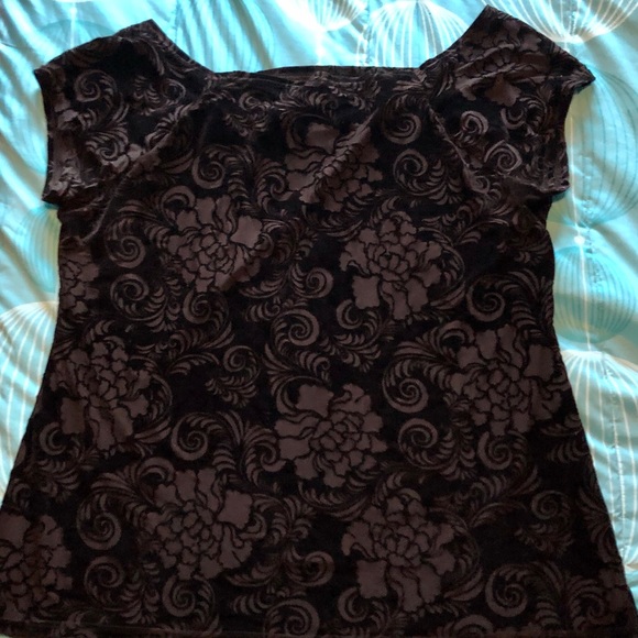 Velvet Pattern Shoulder Top - Picture 2 of 3